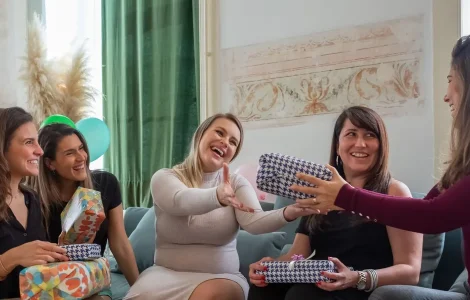 choisir cadeaux originaux renforcer liens communautaires